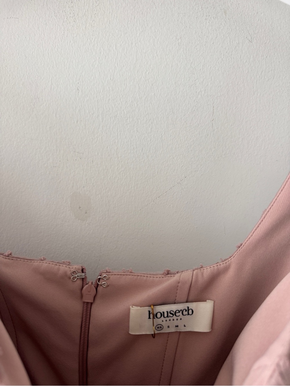 HOUSE OF CB Lovely Rose Midi Dress - Picture 6 of 7